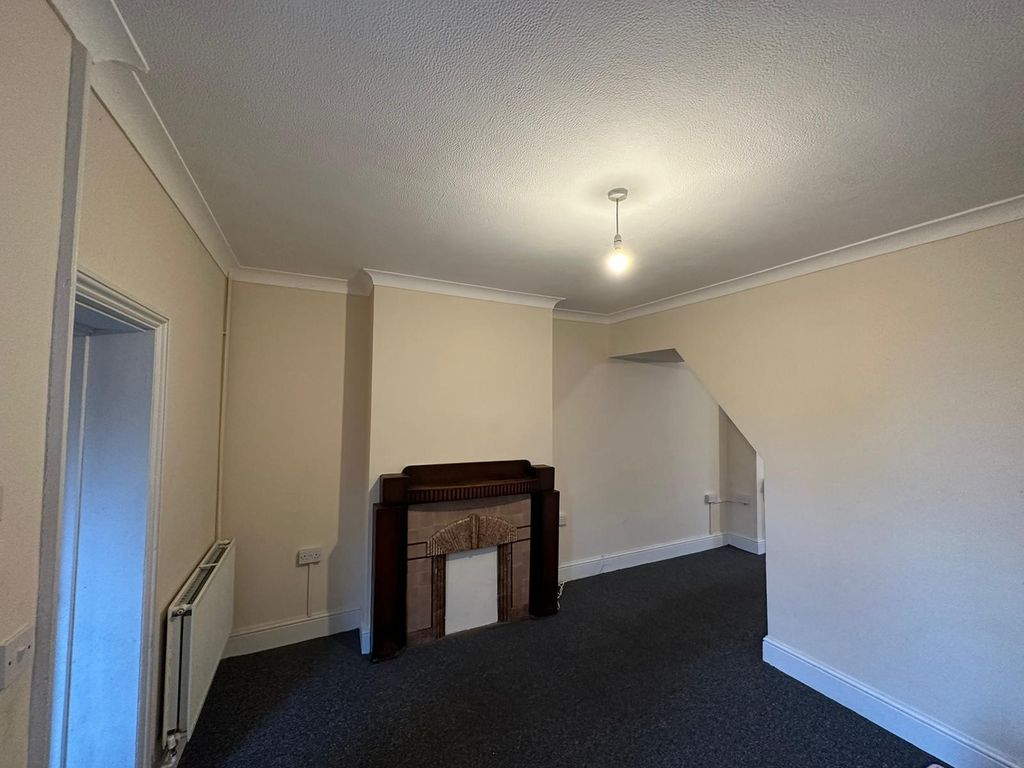 Property photo 3 of 9 Dining Room