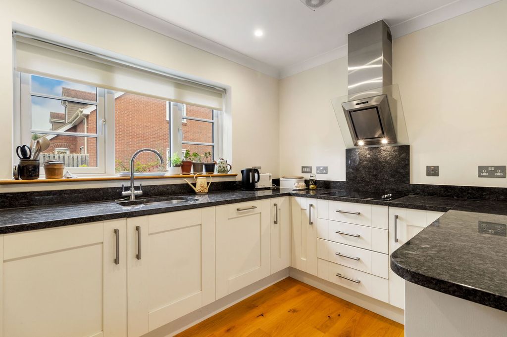 Property photo 3 of 16