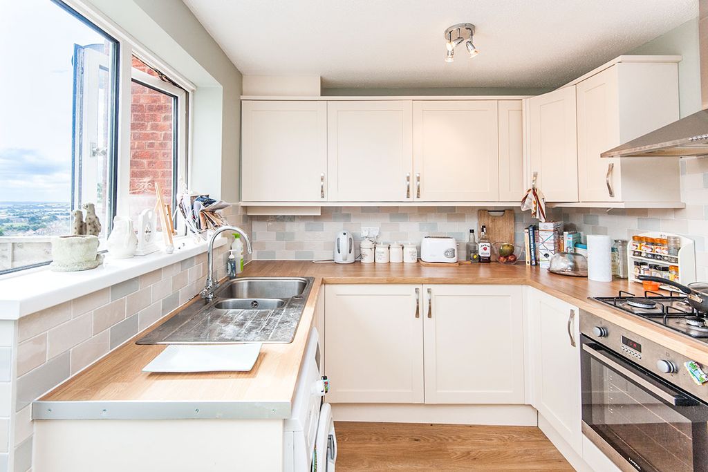 Property photo 2 of 9 Main Page