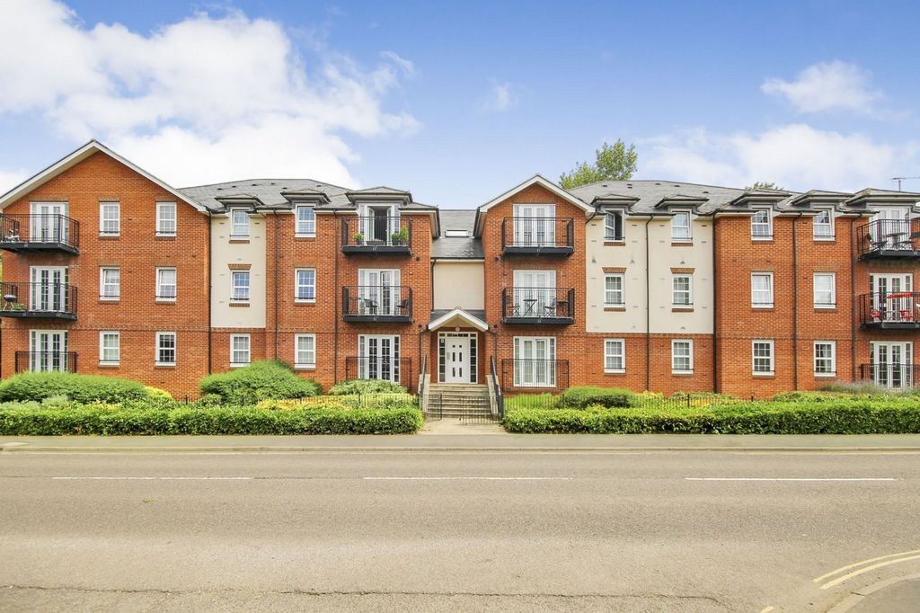 Property photo 1 of 9