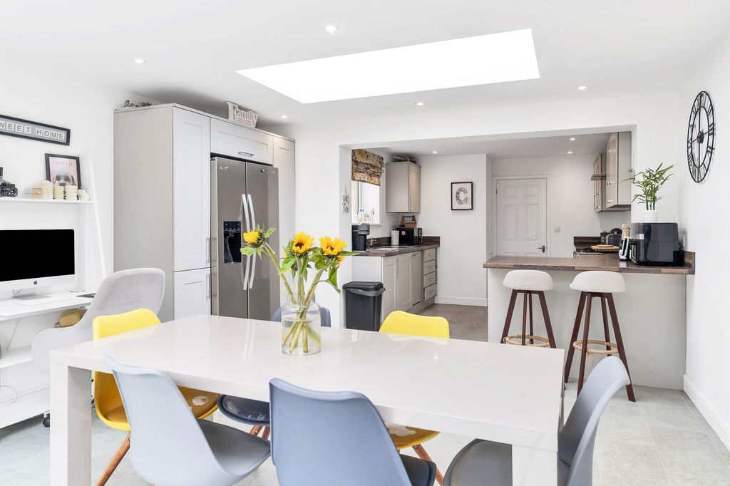 Property photo 3 of 26