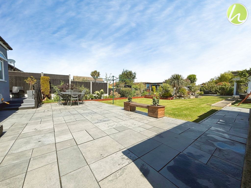Property photo 2 of 31