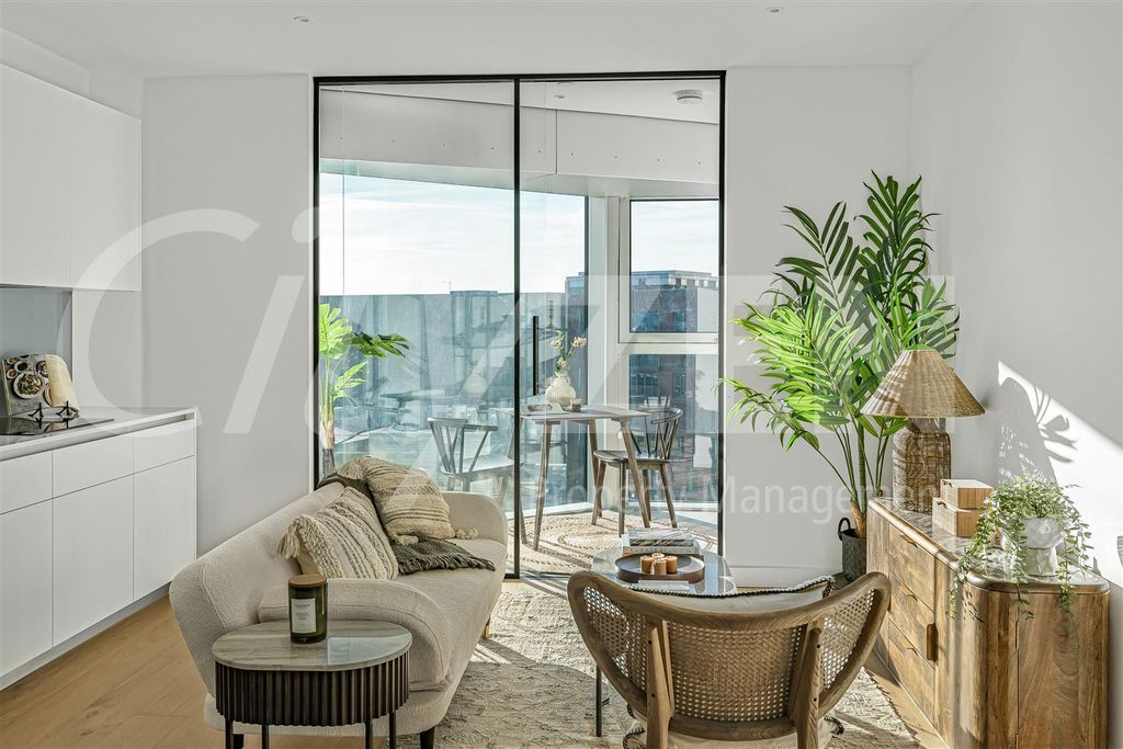 Property photo 1 of 29 Studio Suite