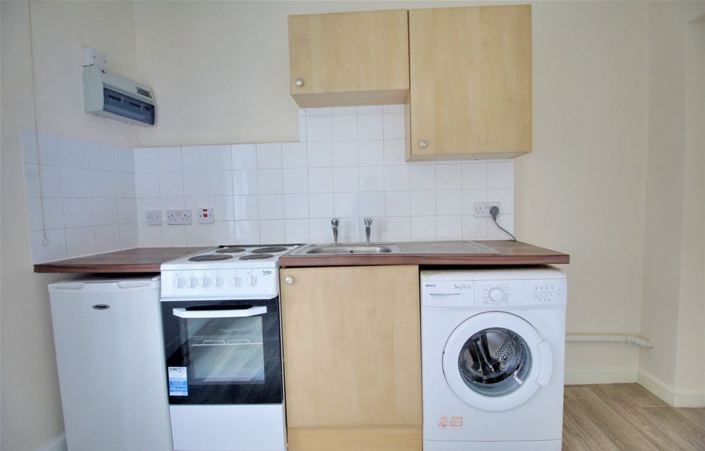 Property photo 3 of 8 3.Jpg