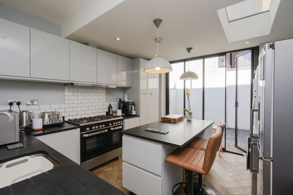 Property photo 1 of 11 Picture No. 05