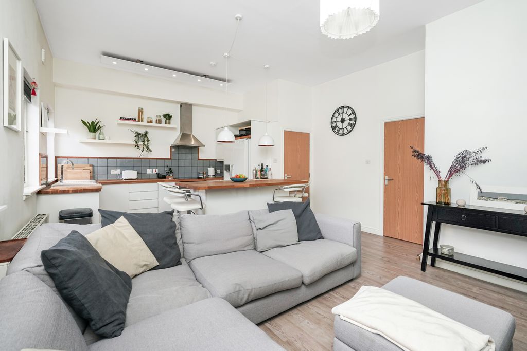 Property photo 3 of 14 Property Image 3