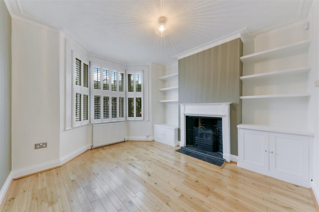 Property photo 2 of 9