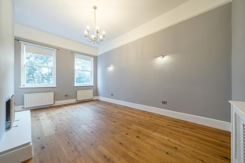 Property photo 3 of 11 Kitchen