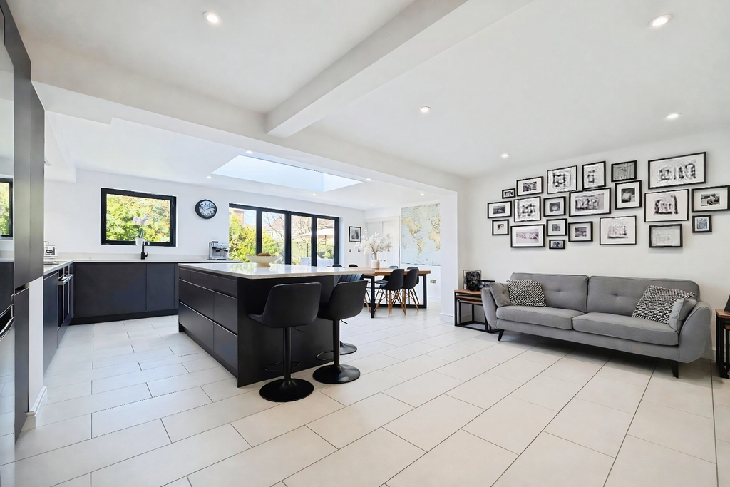 Property photo 3 of 26