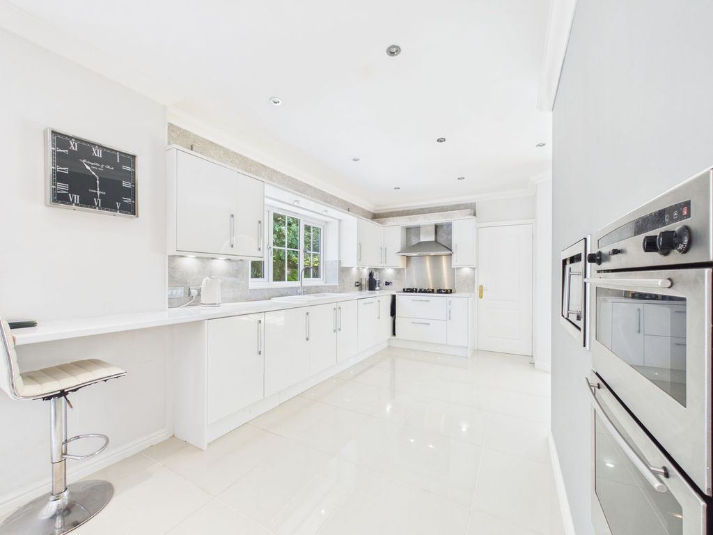Property photo 3 of 38