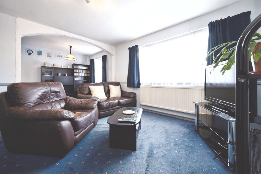Property photo 2 of 14