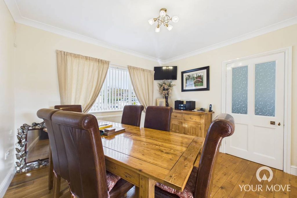 Property photo 3 of 20 Dining Room