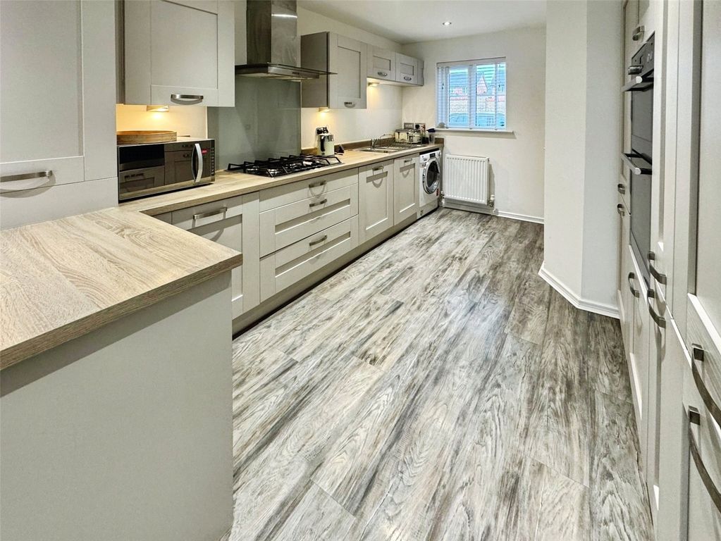 Property photo 3 of 8 Picture No. 04