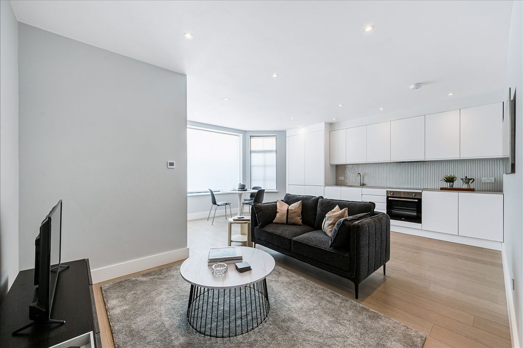 Property photo 2 of 9