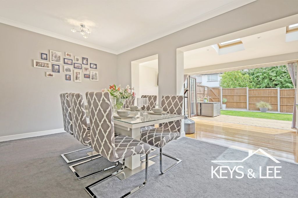 Property photo 2 of 20 4067988