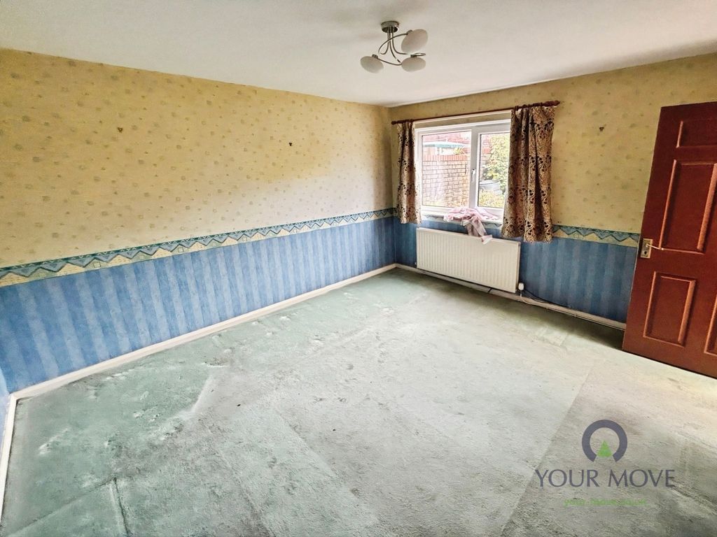 Property photo 3 of 18 Dining Room