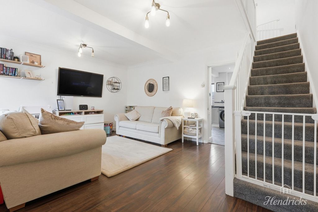 Property photo 3 of 21