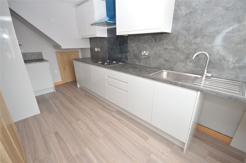Property photo 3 of 14 Picture No. 06