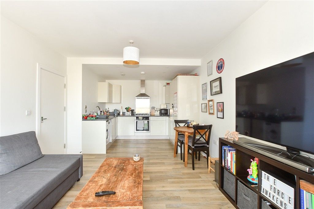 Property photo 2 of 6 Lounge/Diner