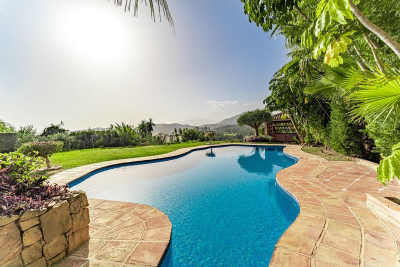 Property photo 1 of 77