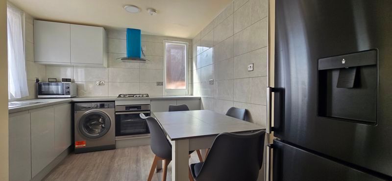 Property photo 3 of 6 Photo 4