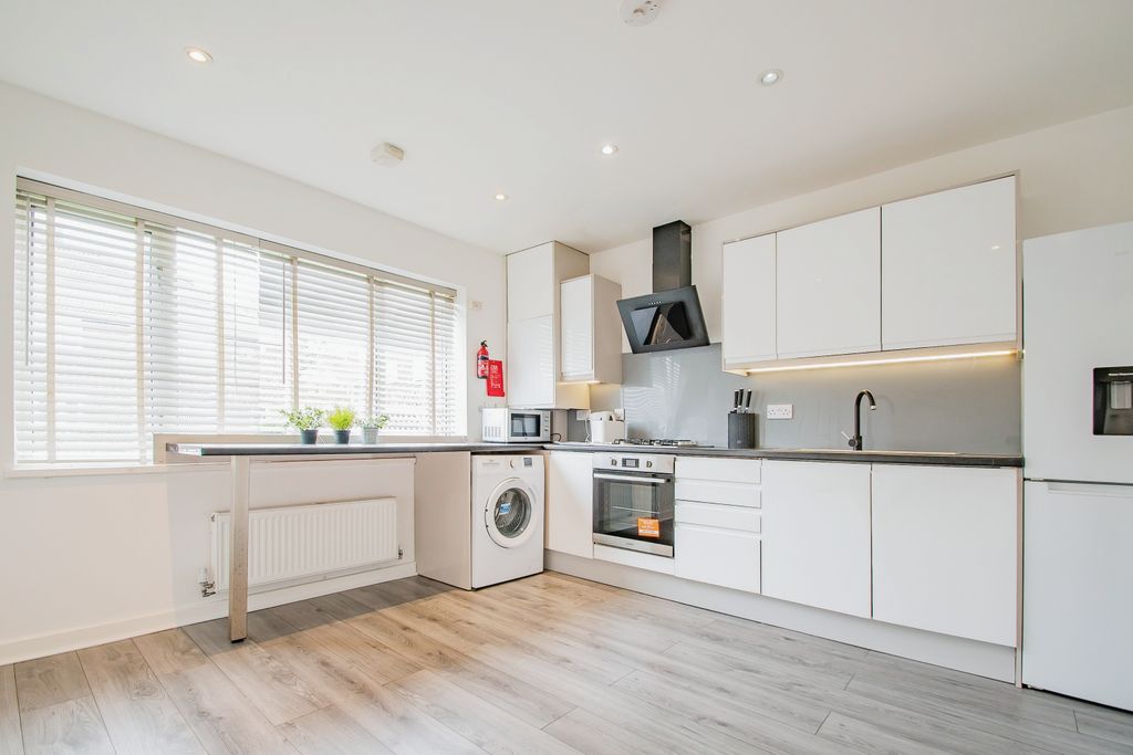 Property photo 2 of 15 Kitchen/Dining