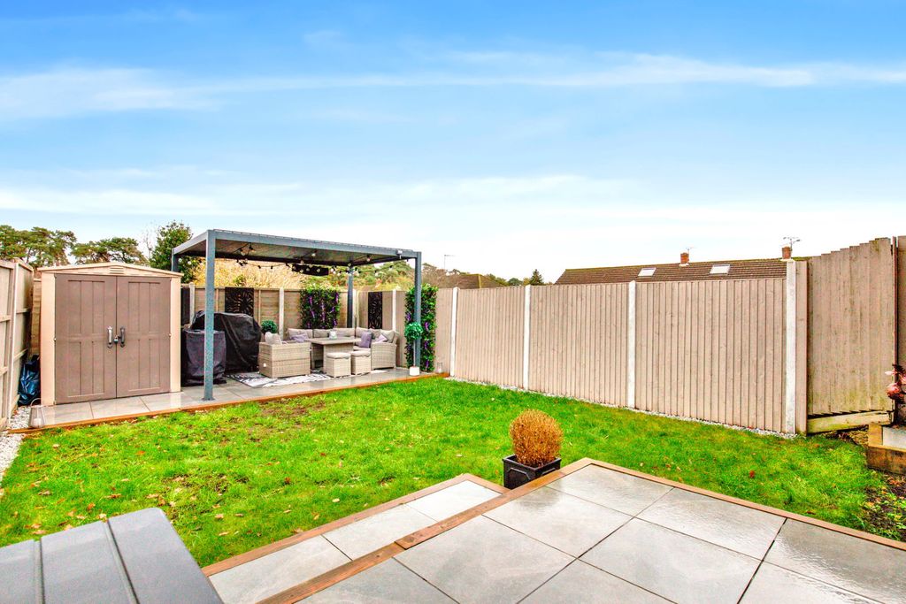 Property photo 2 of 25