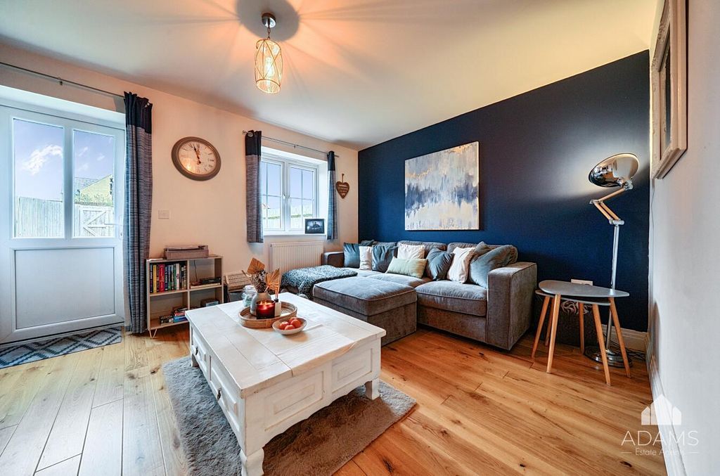 Property photo 2 of 11 Sitting Room