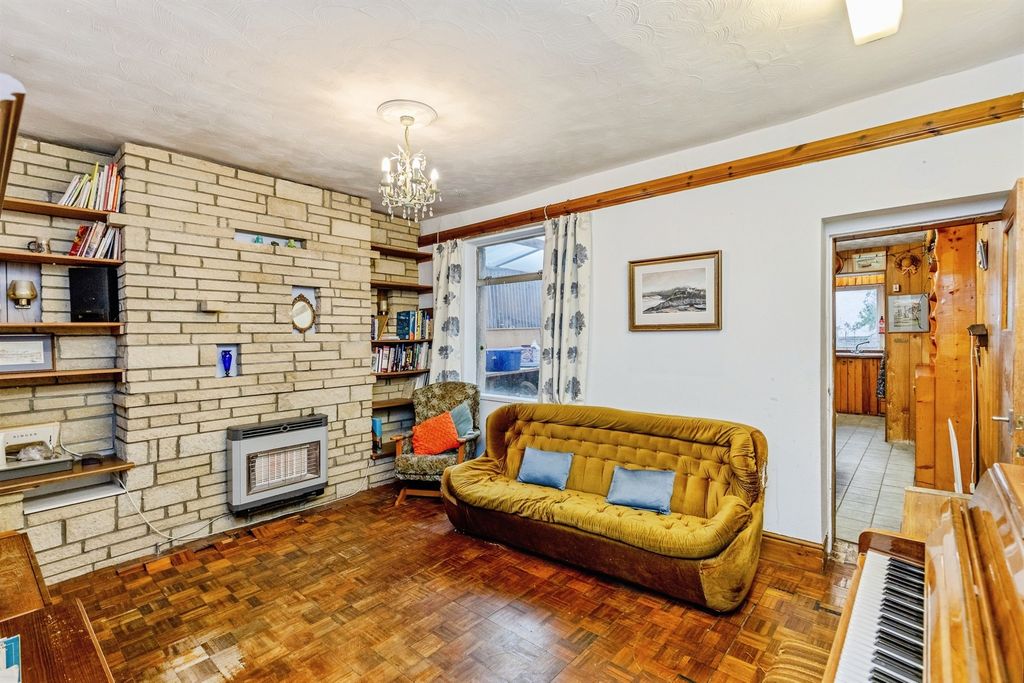 Property photo 3 of 16