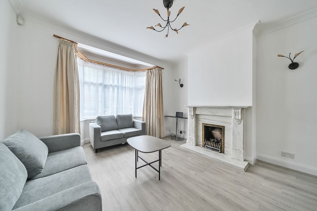 Property photo 1 of 19 1326416-17-687633...