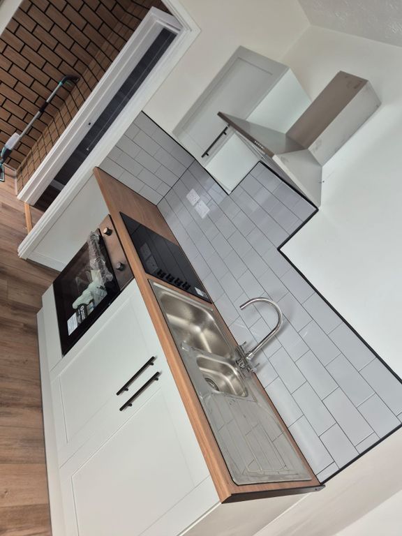 Property photo 1 of 8 1 Bed Flat To Rent Quay St, Ammanford Sa18