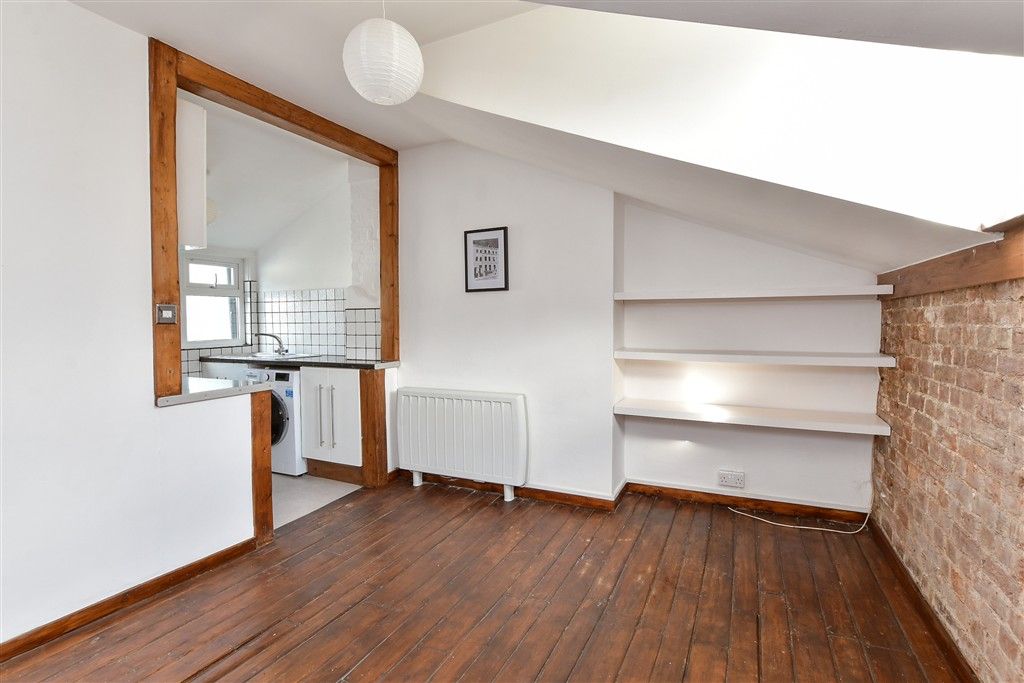 Property photo 3 of 9 Lounge/ Kitchen