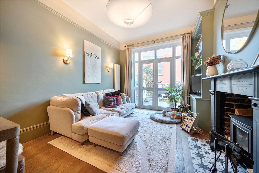 Property photo 3 of 17 Picture No. 15