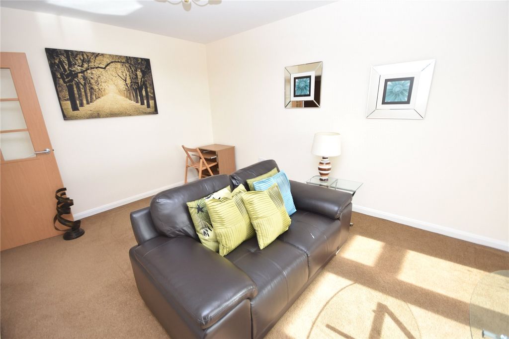 Property photo 3 of 11 Photo 3