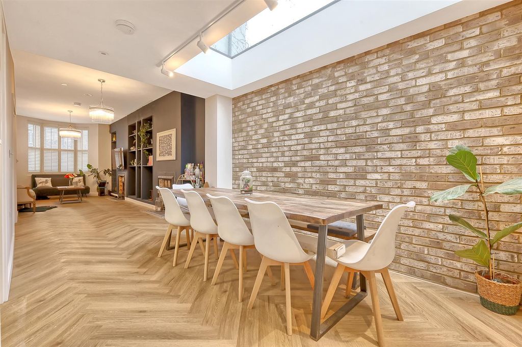 Property photo 3 of 23 2