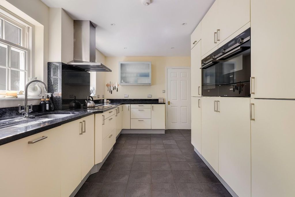 Property photo 2 of 31 Img (24).Jpg