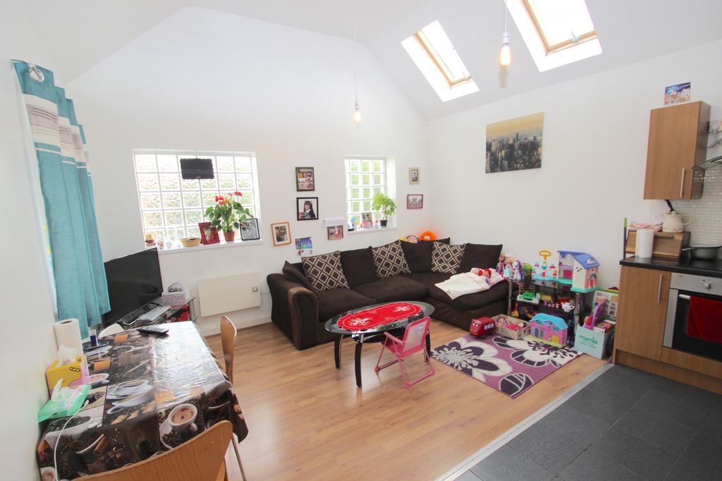 Property photo 2 of 7
