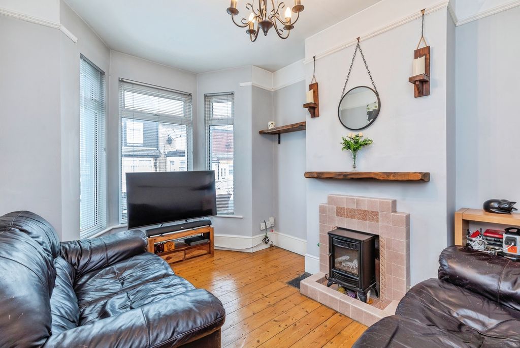 Property photo 2 of 18 Pbox-Img.Jpg