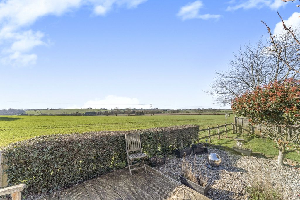 Property photo 2 of 23 Picture No. 13