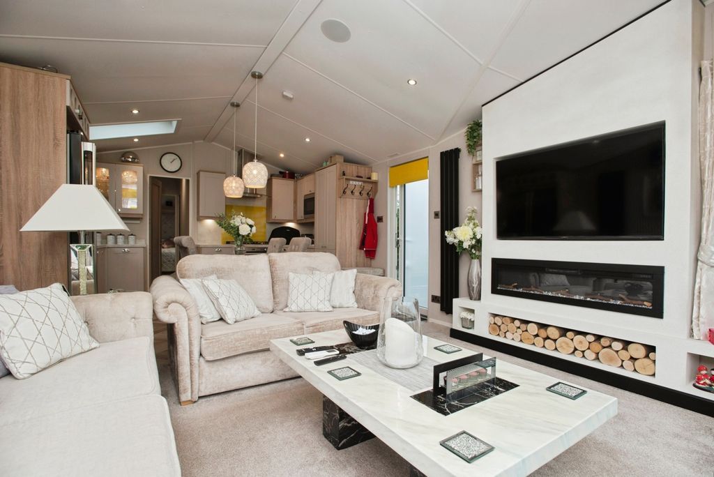 Property photo 3 of 15 Pbox-Img.Jpg