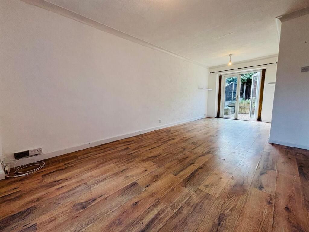 Property photo 3 of 7 Gallery