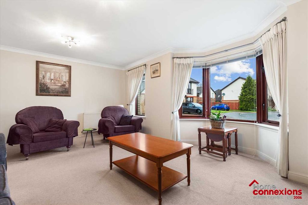 Property photo 2 of 33 Lounge (1)