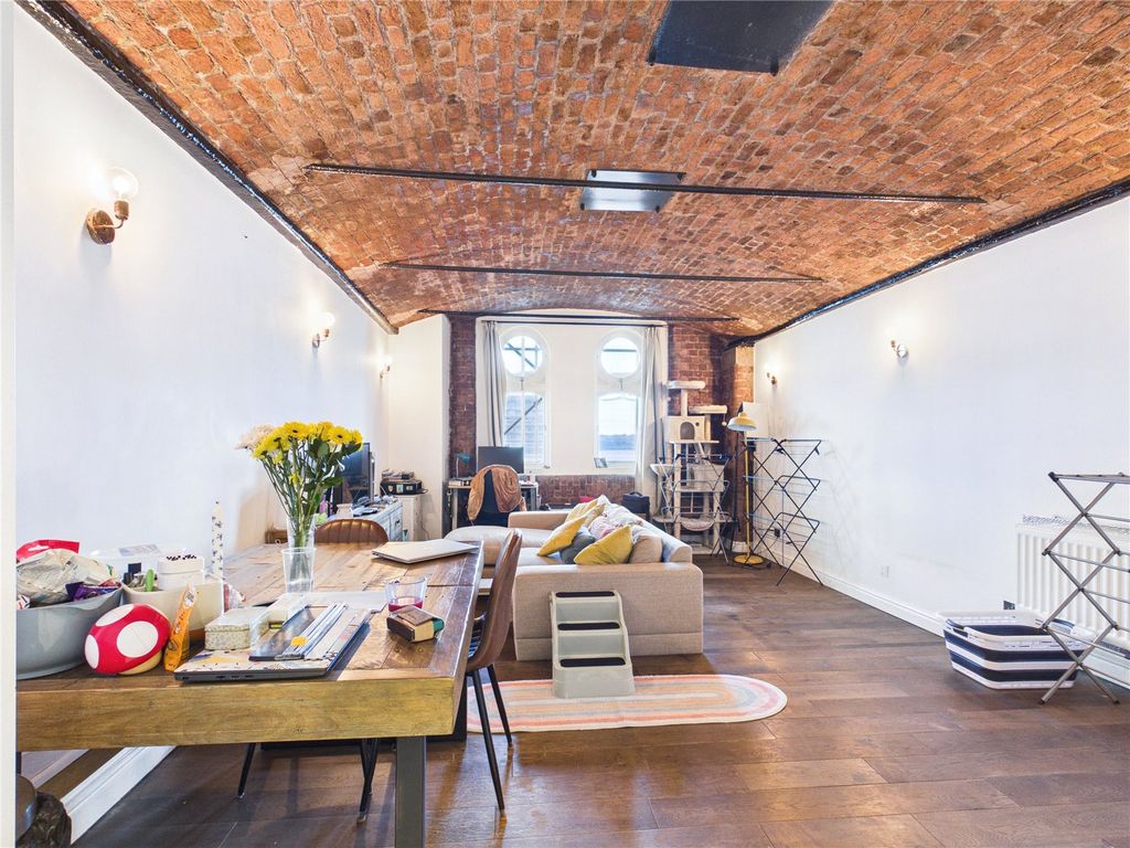 Property photo 3 of 19 Picture No. 08