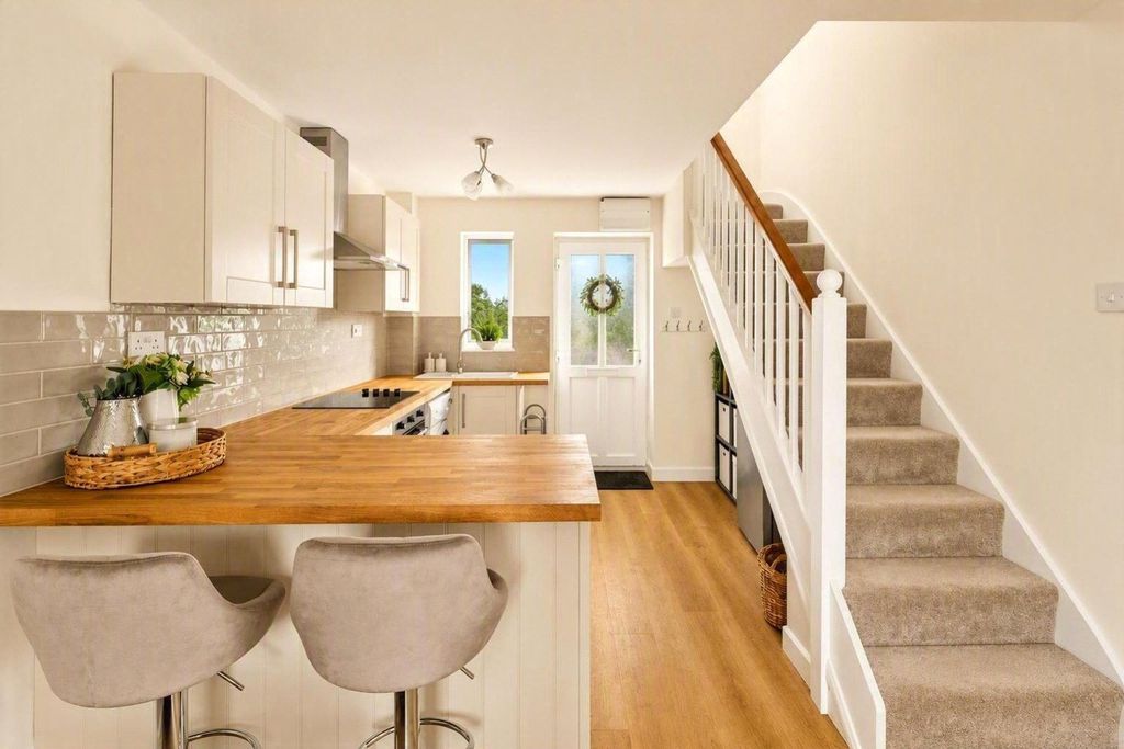 Property photo 3 of 13 Kitchen