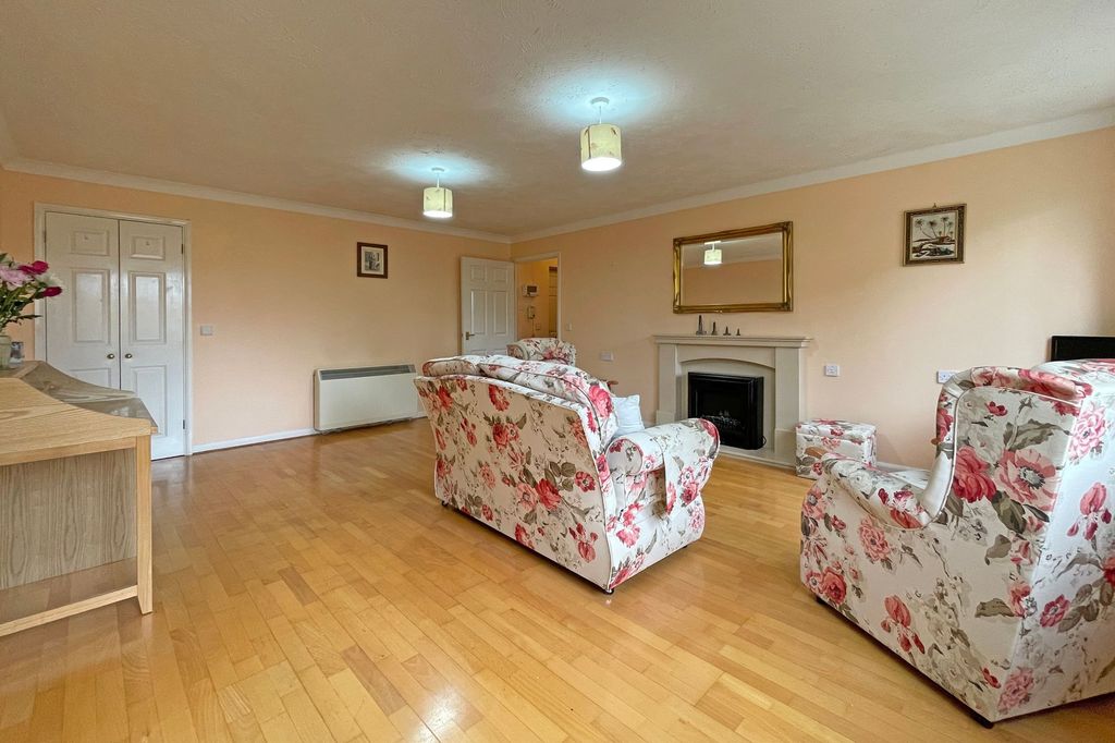 Property photo 3 of 23