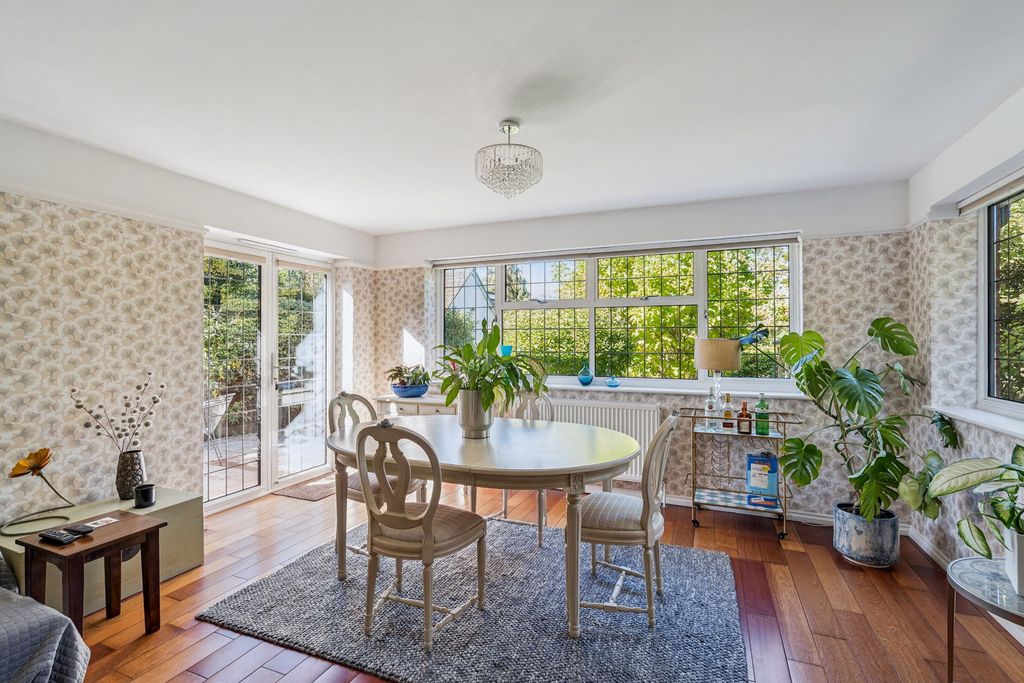 Property photo 3 of 24