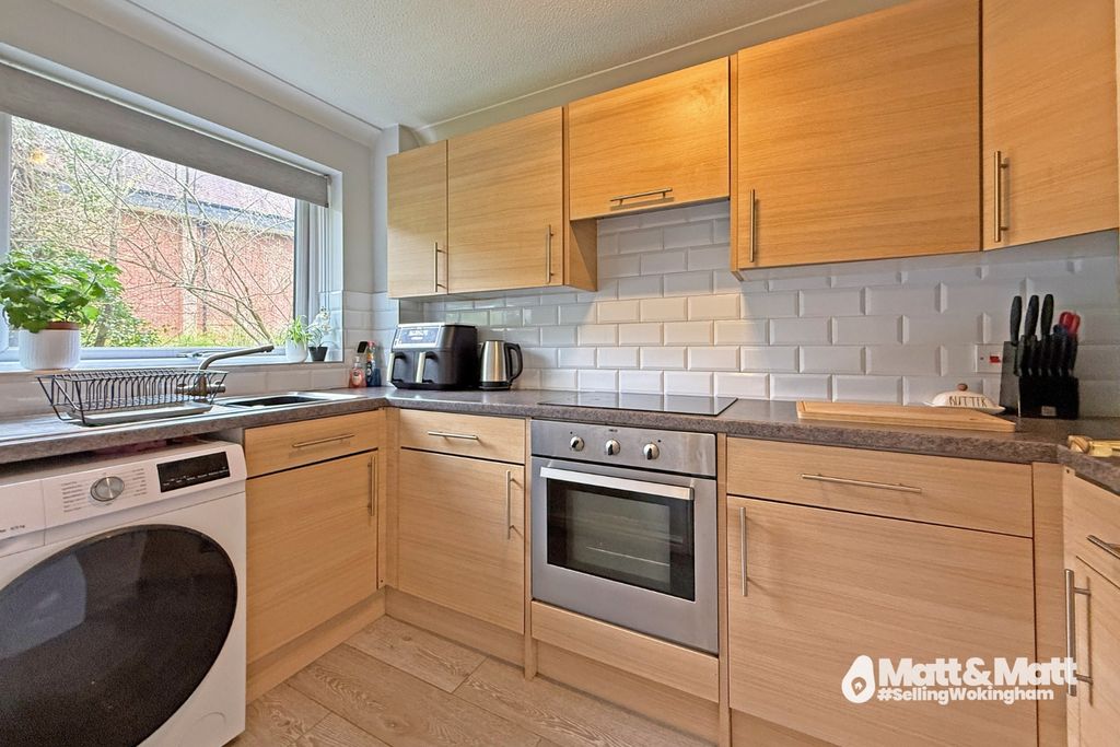 Property photo 3 of 6 4917356