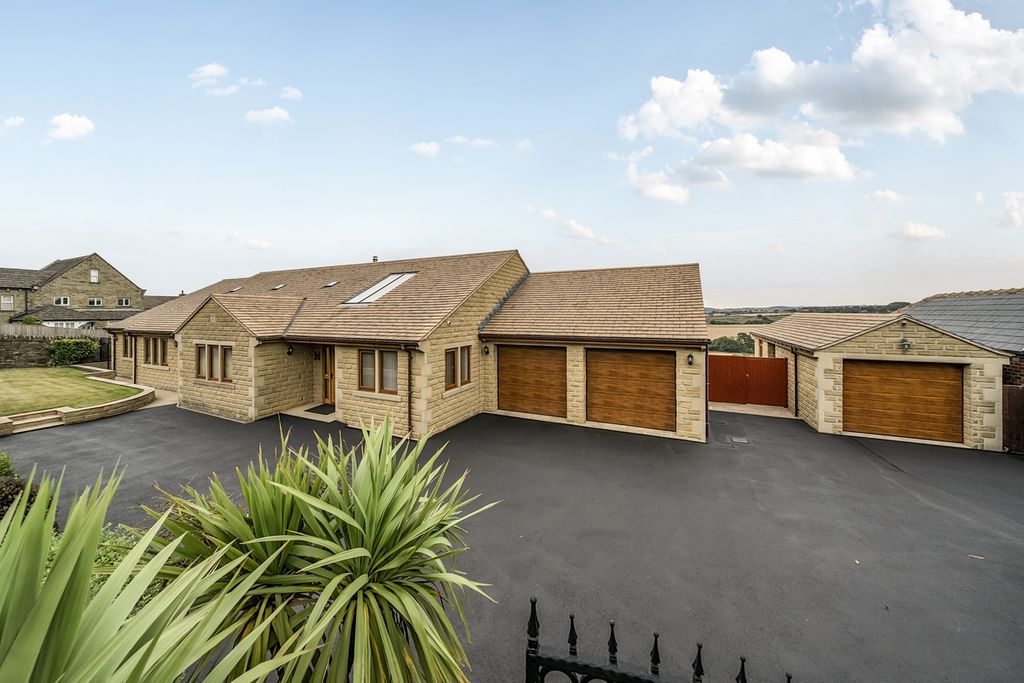 Property photo 1 of 38