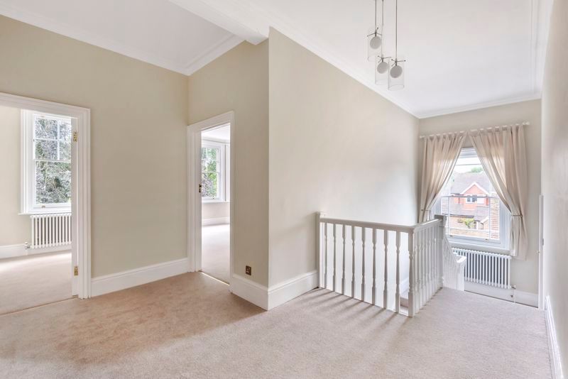 Additional image 14 of 3 bed flat to rentKings Road, Horsham RH13