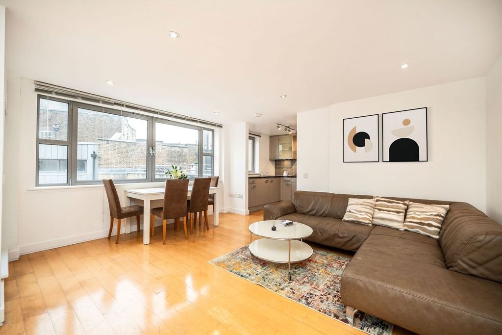 Property photo 2 of 8